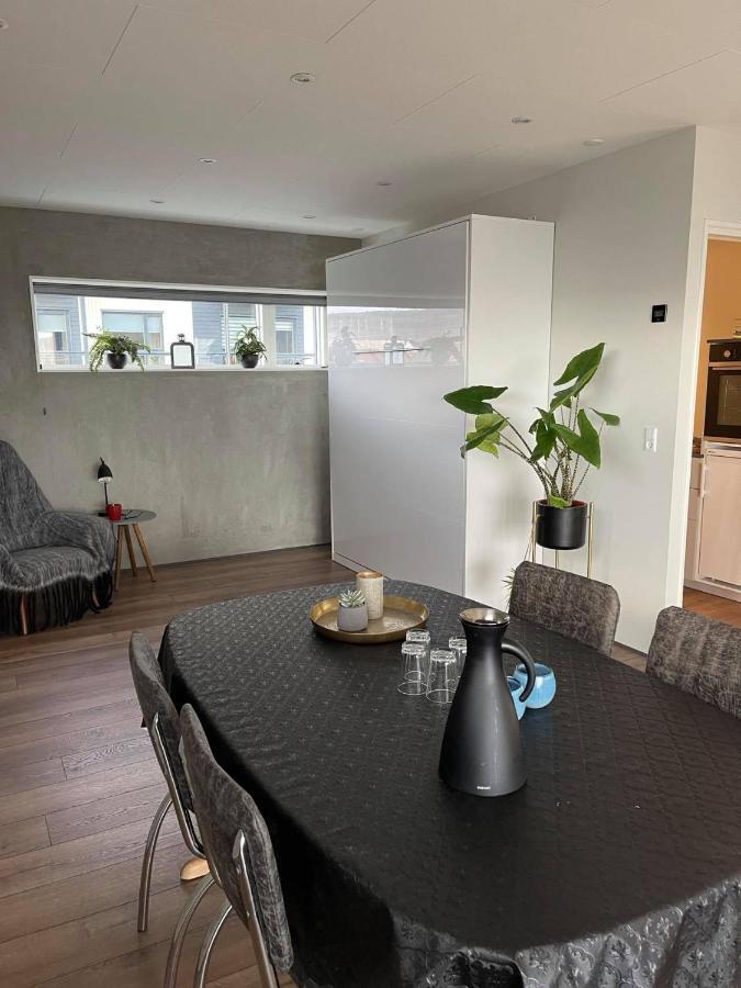 Modern Apartment With City & Oceanside View توئِسهون المظهر الخارجي الصورة